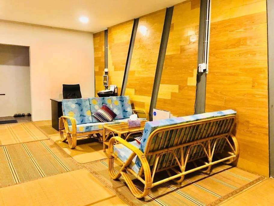 Yellow Duckling Homestay 셈포르나 외부 사진
